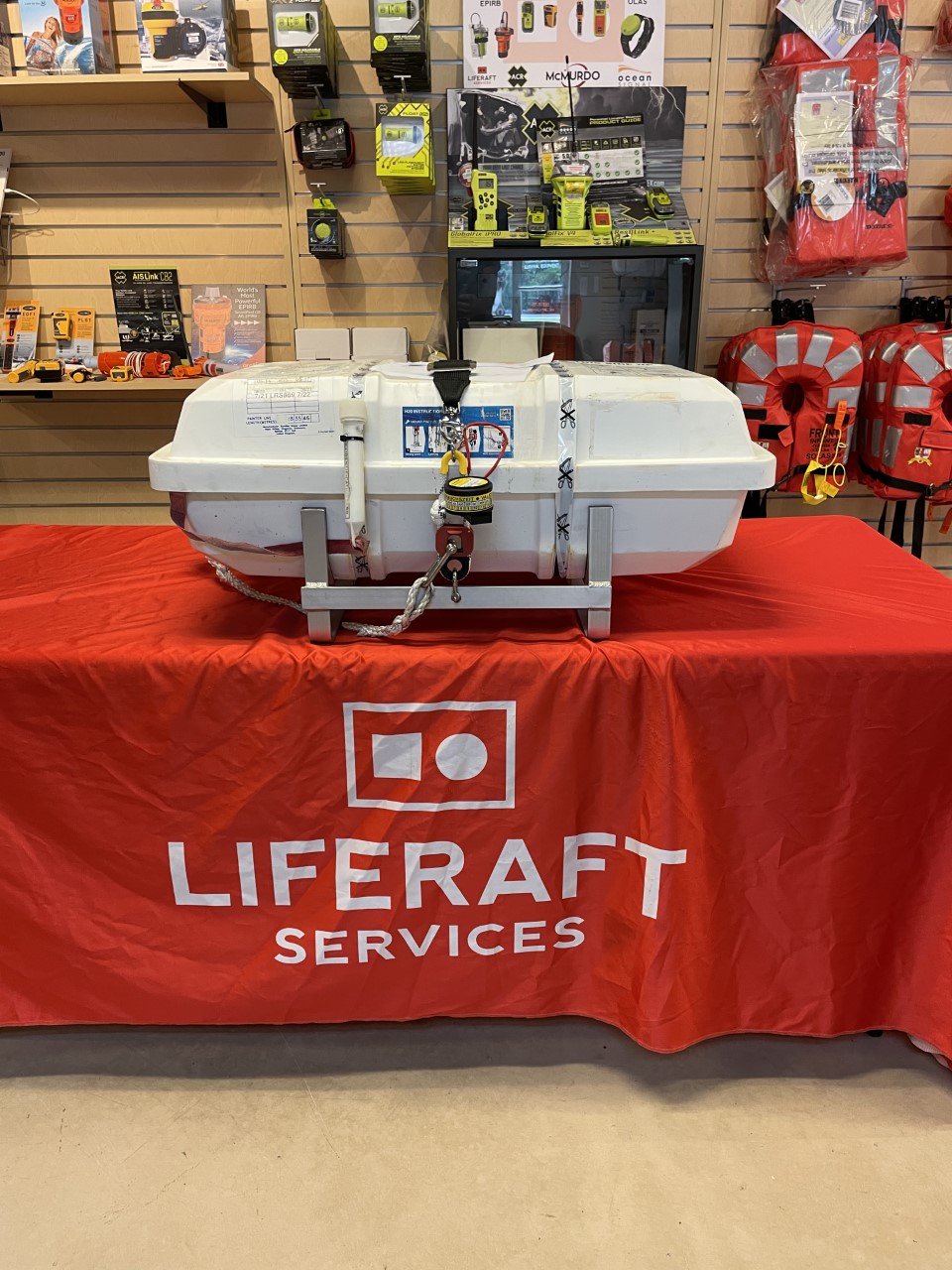 **Pre-Owned** Elliot USCG Approved Coastal Liferaft 4 Person Low Profile Container **Pre-Owned**